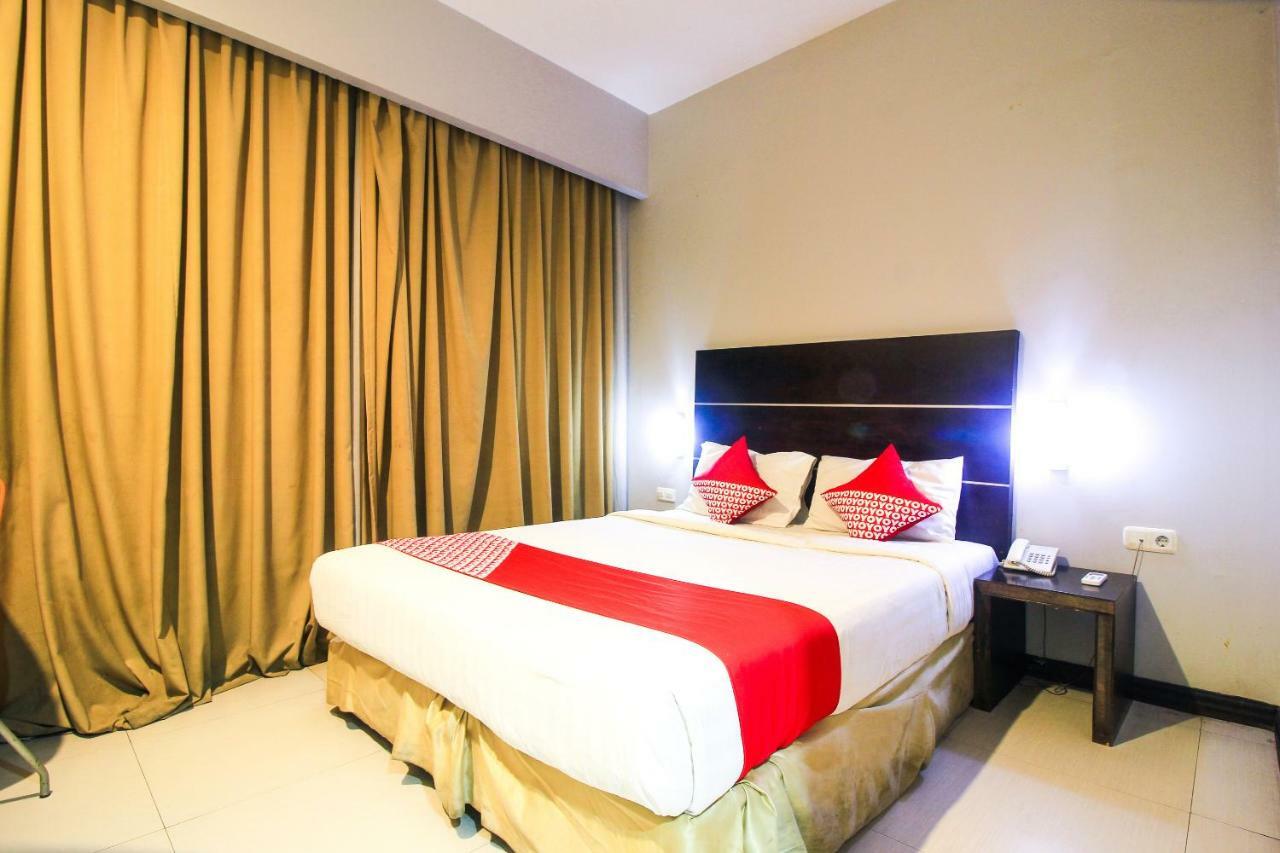 Aston Pekanbaru City Hotel Kültér fotó
