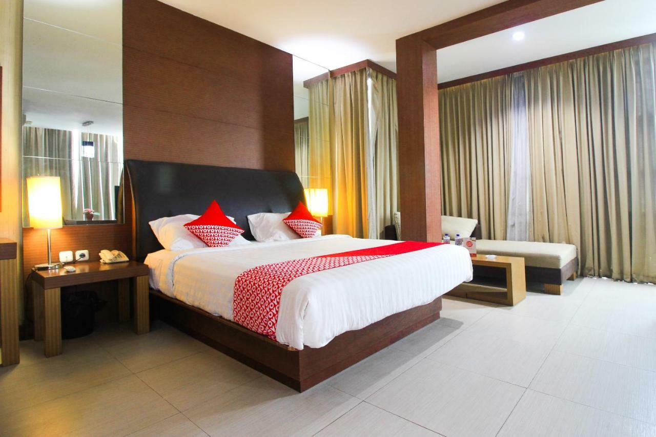 Aston Pekanbaru City Hotel Kültér fotó