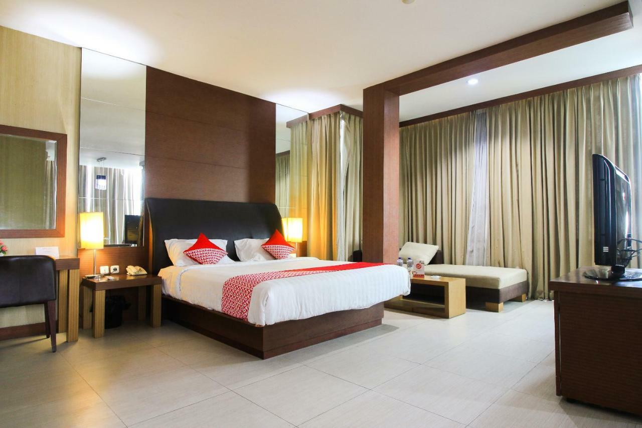 Aston Pekanbaru City Hotel Kültér fotó