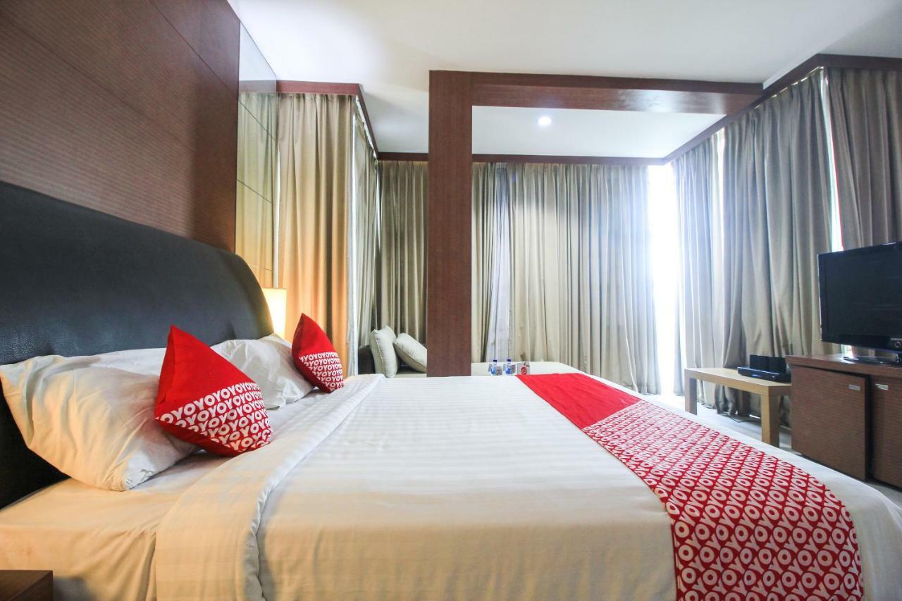 Aston Pekanbaru City Hotel Kültér fotó